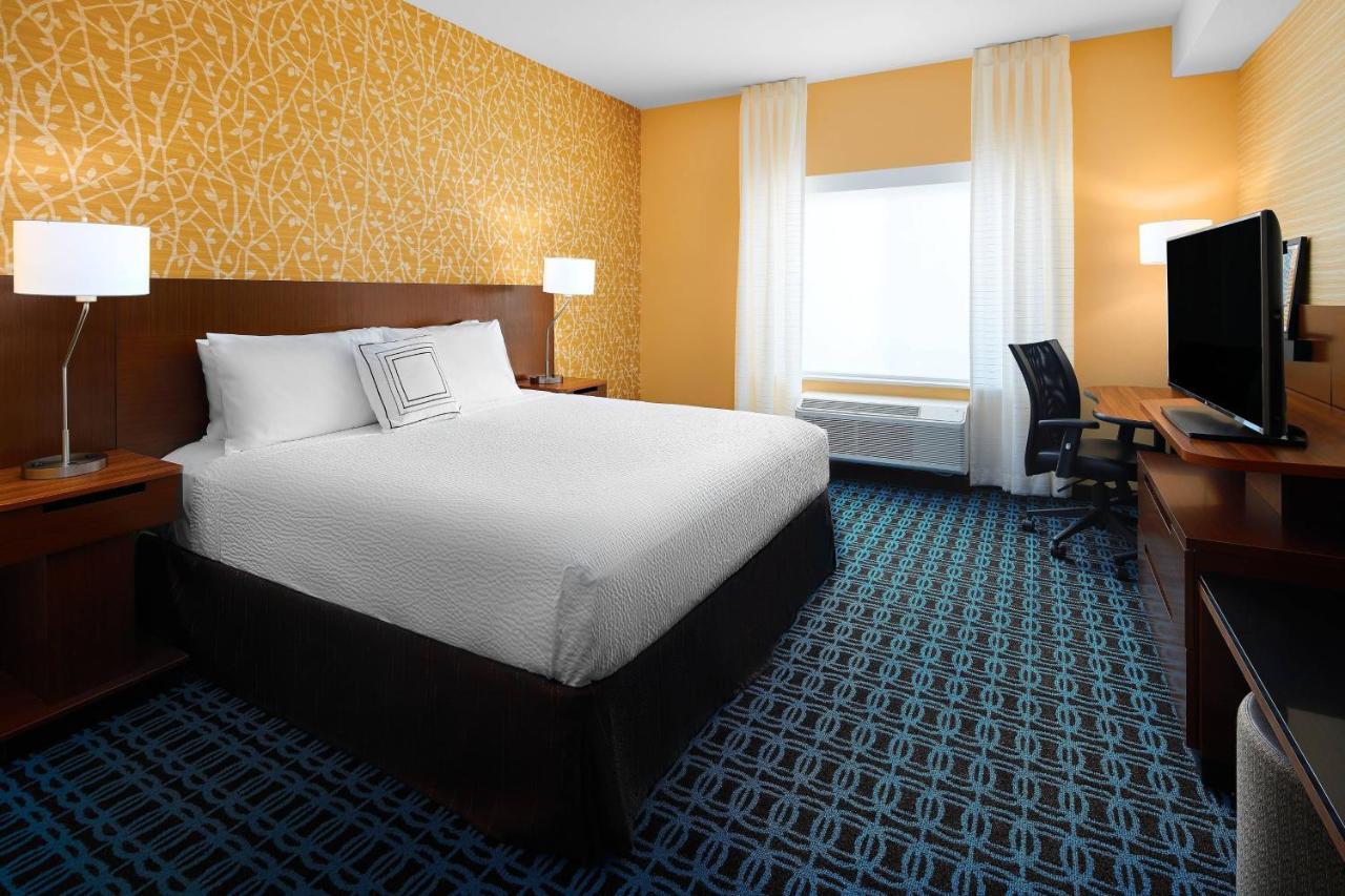 Hotel Fairfield & By Marriott Yosemite International Airport