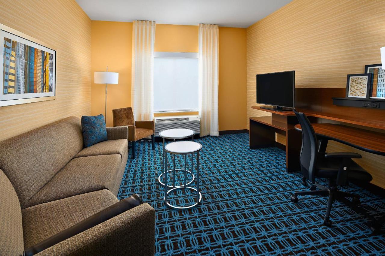 Hotel Fairfield & By Marriott Yosemite International Airport 3*