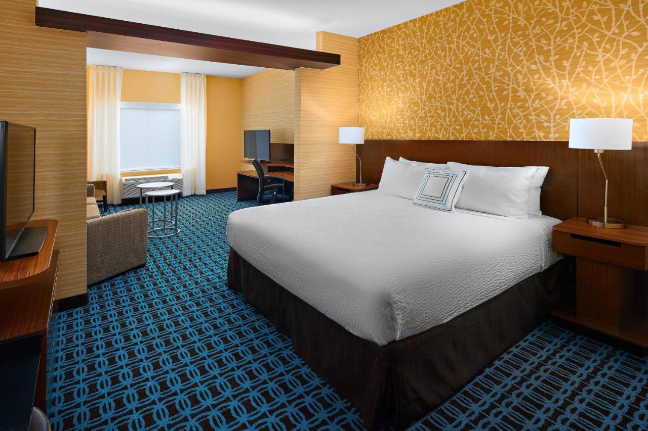 Hotel Fairfield & By Marriott Yosemite International Airport 3*
