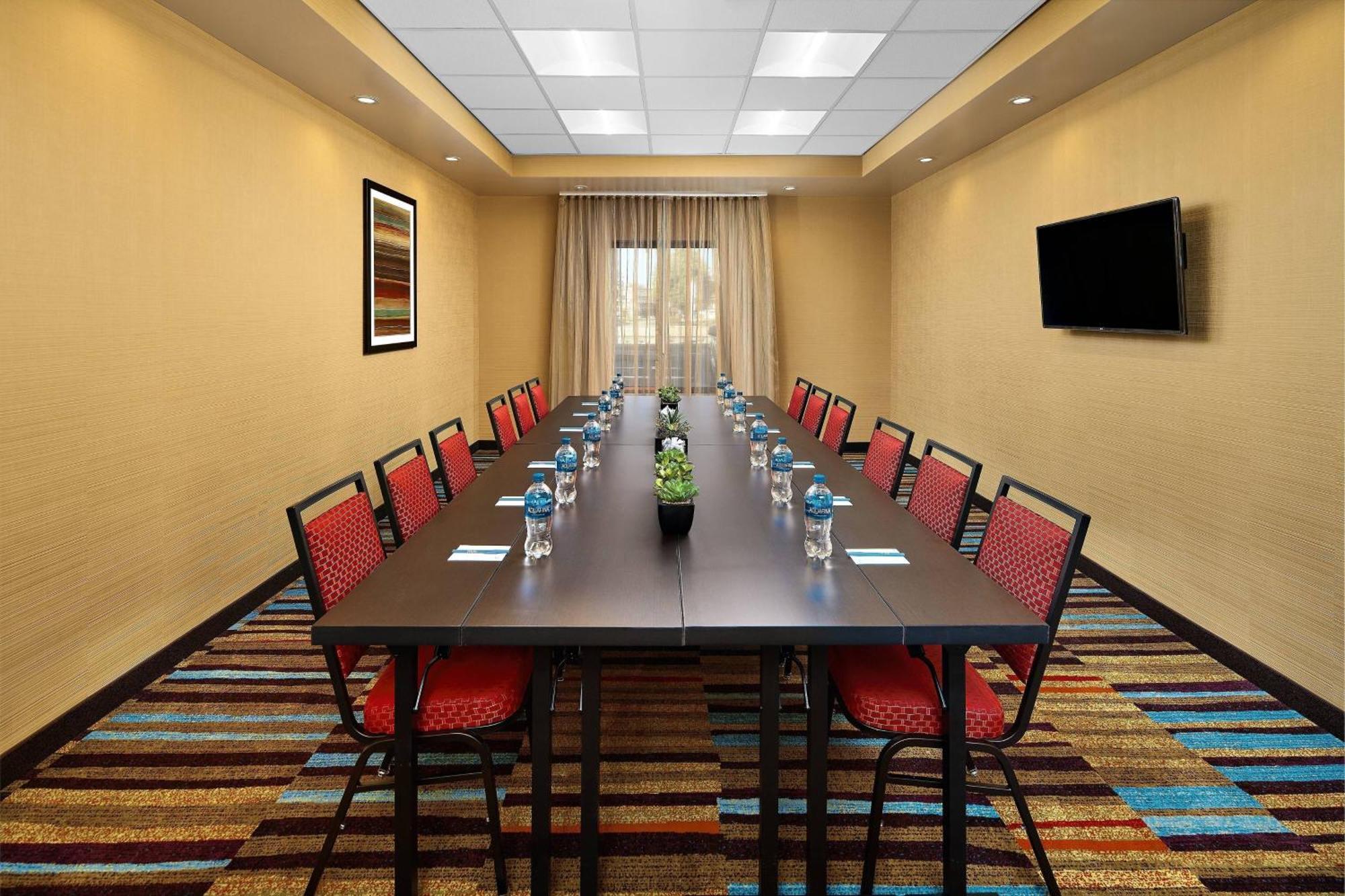 Fairfield & By Marriott Yosemite International Airport Fresno
